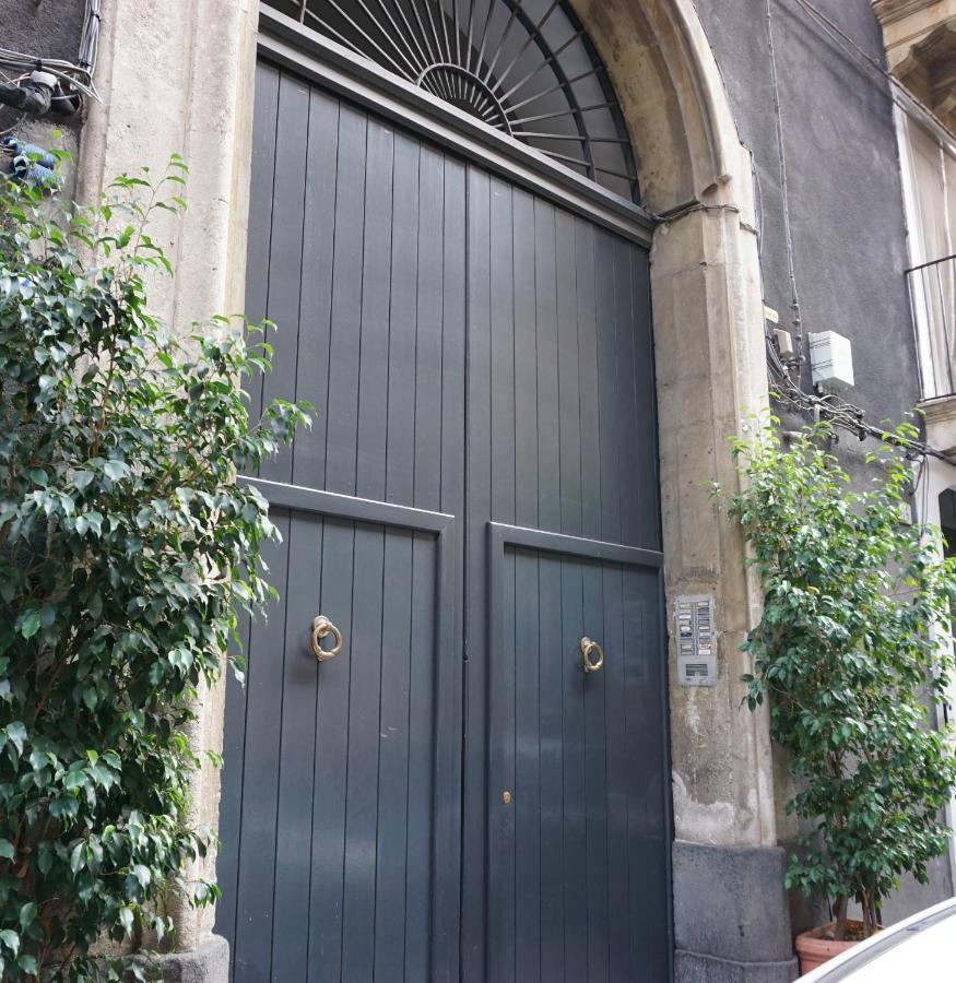 Elegante Appartamento Centro Storico CTA Eksteriør bilde