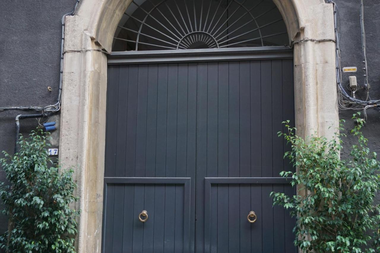 Elegante Appartamento Centro Storico CTA Eksteriør bilde